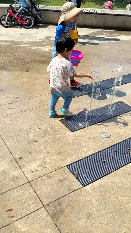 splash 玩水 黄车车 
date: 2025-06-21