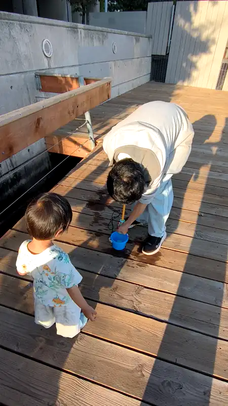 ontario lake 边打水枪 
date: 2025-10-04